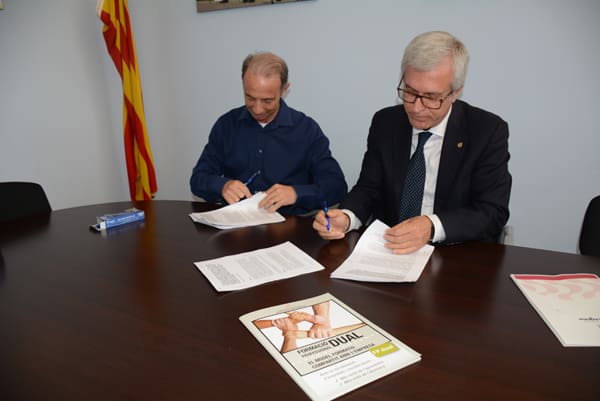 L’alcalde de Tarragona i president d’Ematsa, Josep Fèlix Ballesteros (dreta), i el director de l’IES Vidal i Barraquer, Narcís  Castanedo