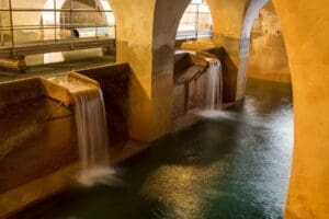 Depósito de la Oliva que recibe el agua de la Mina de l'Arquebisbe